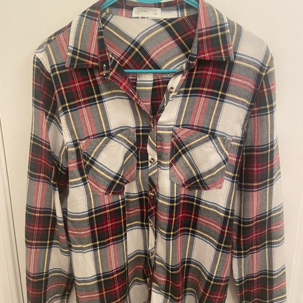 Women’s button down plaid shirt